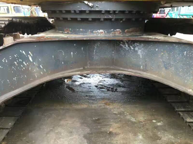 二手挖掘机分析,二手小松110挖掘机