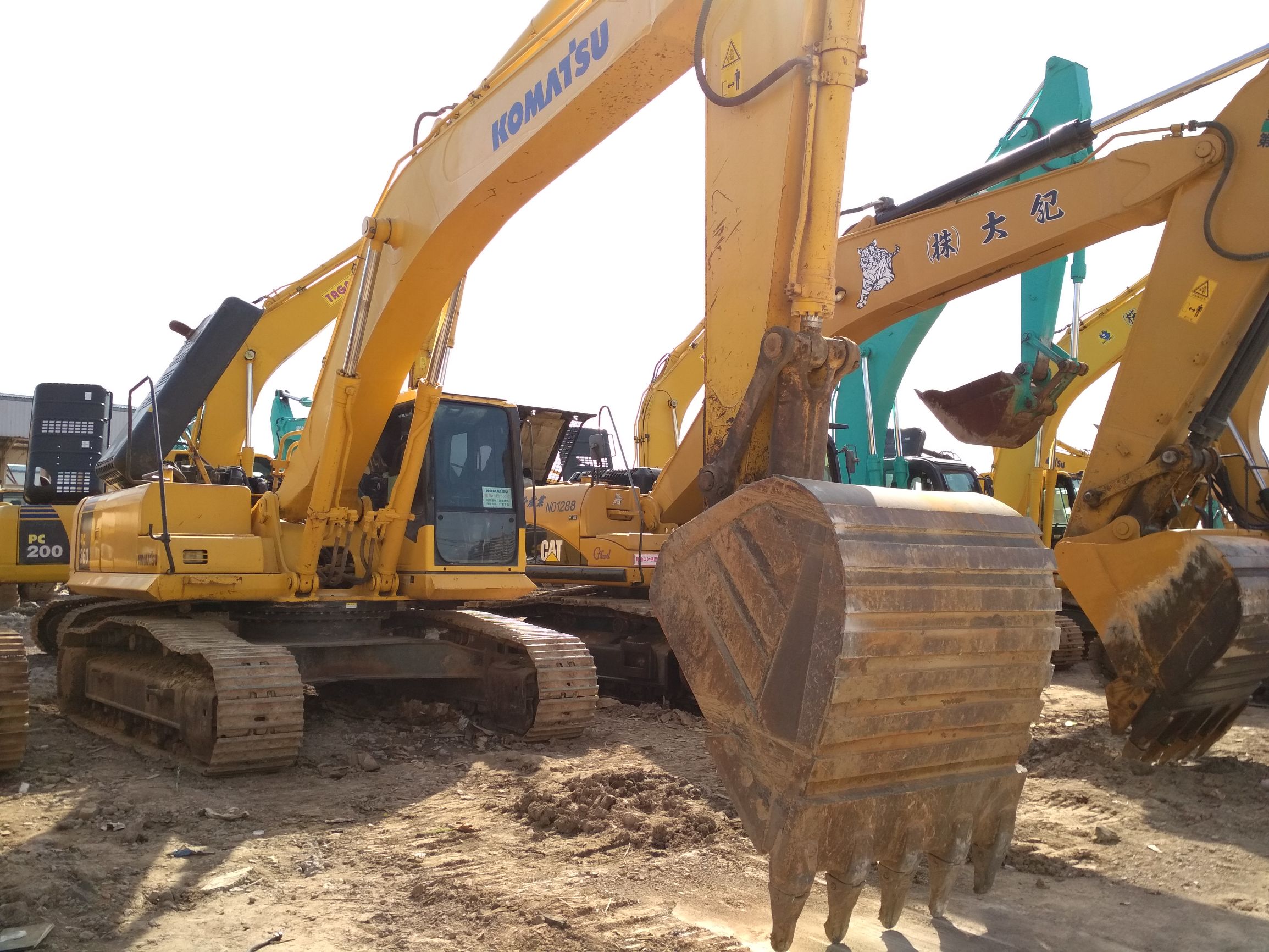 二手挖掘机分析,二手小松110挖掘机