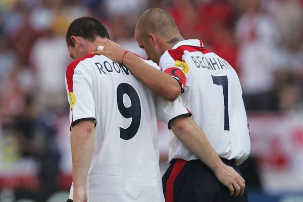 足球最美时刻视频,贝影在足球场上