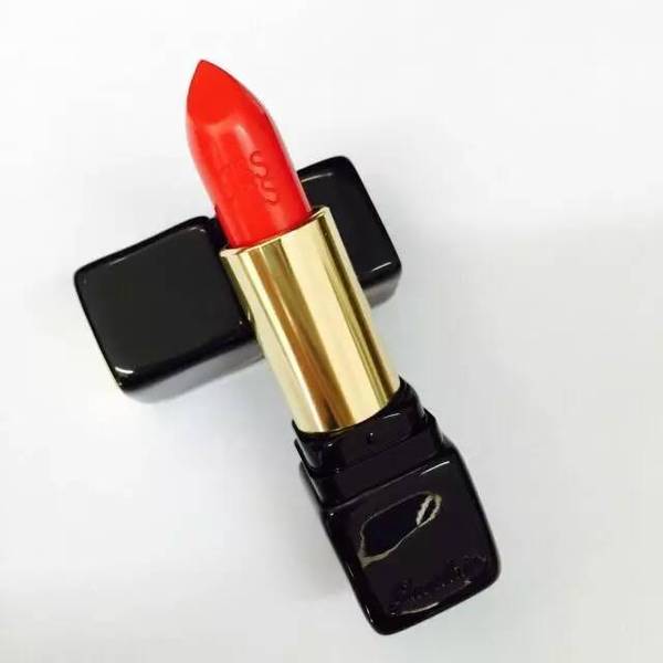 没有水红色口红，都不敢说今年时髦过！