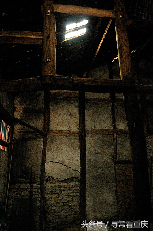 渝黔茶马古道视频,探访茶马古道上的蜈蚣桥