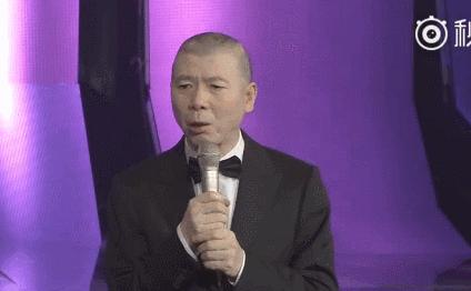 “微博电影之夜”冯小刚调侃李易峰，可是没想到俩人一言不合就开车，连赵丽颖都不放过