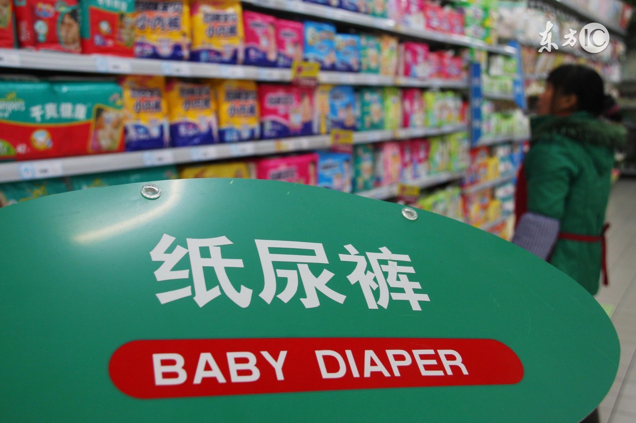 天气冷宝宝换尿不湿怎么办,天气热宝宝尿少但是精神好正常吗