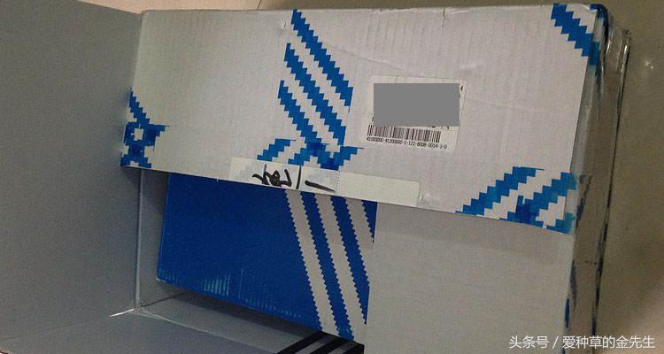 adidas哪个系列适合宽脚休闲鞋,绿尾小白鞋adidas有没有过时