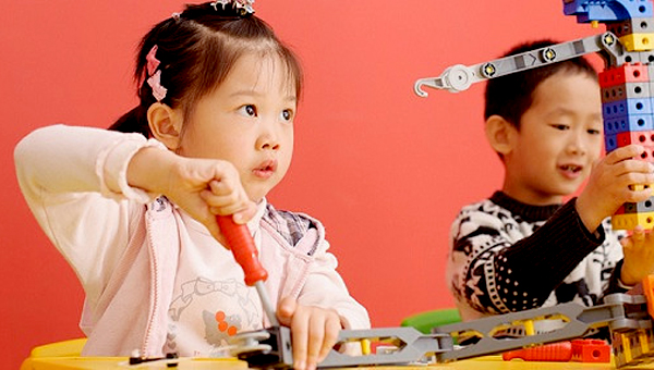 流着泪也要玩“牙签弩”,不给“冒险”以后或更“危险”!