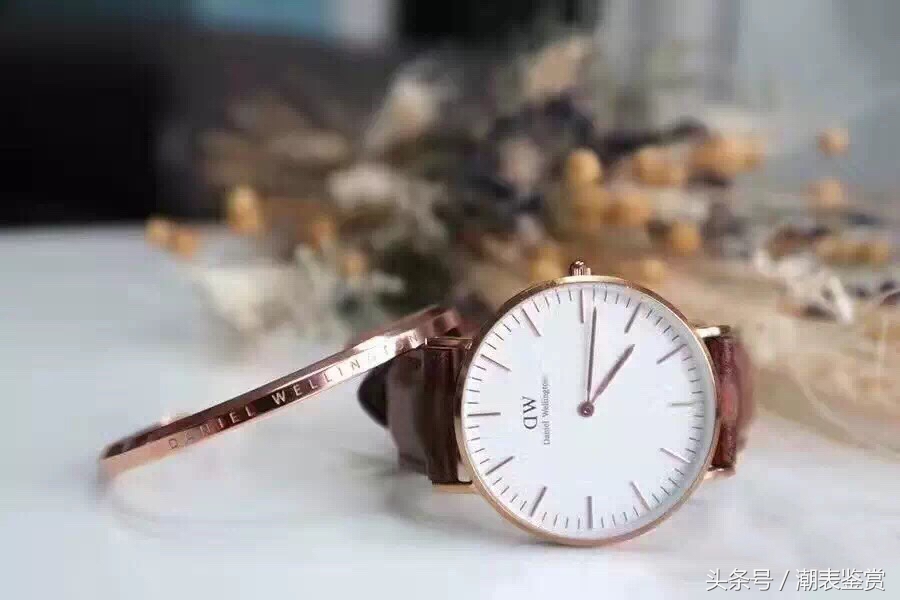 如何辨别dw手表真假 (正品dw手表真假鉴别)