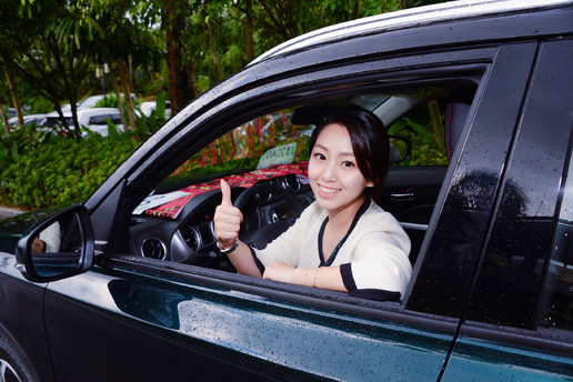 文青女司机自驾游三亚，谈铃木维特拉用车感受