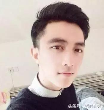 尖下巴男生适合什么短发,尖下巴的男生适合什么发型设计