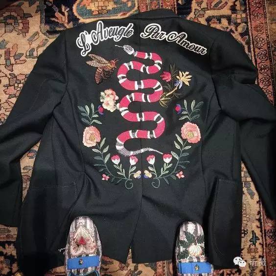 从动物世界到迷幻花园，“绣”出街头最高回头率，这样的单品你必须有一件