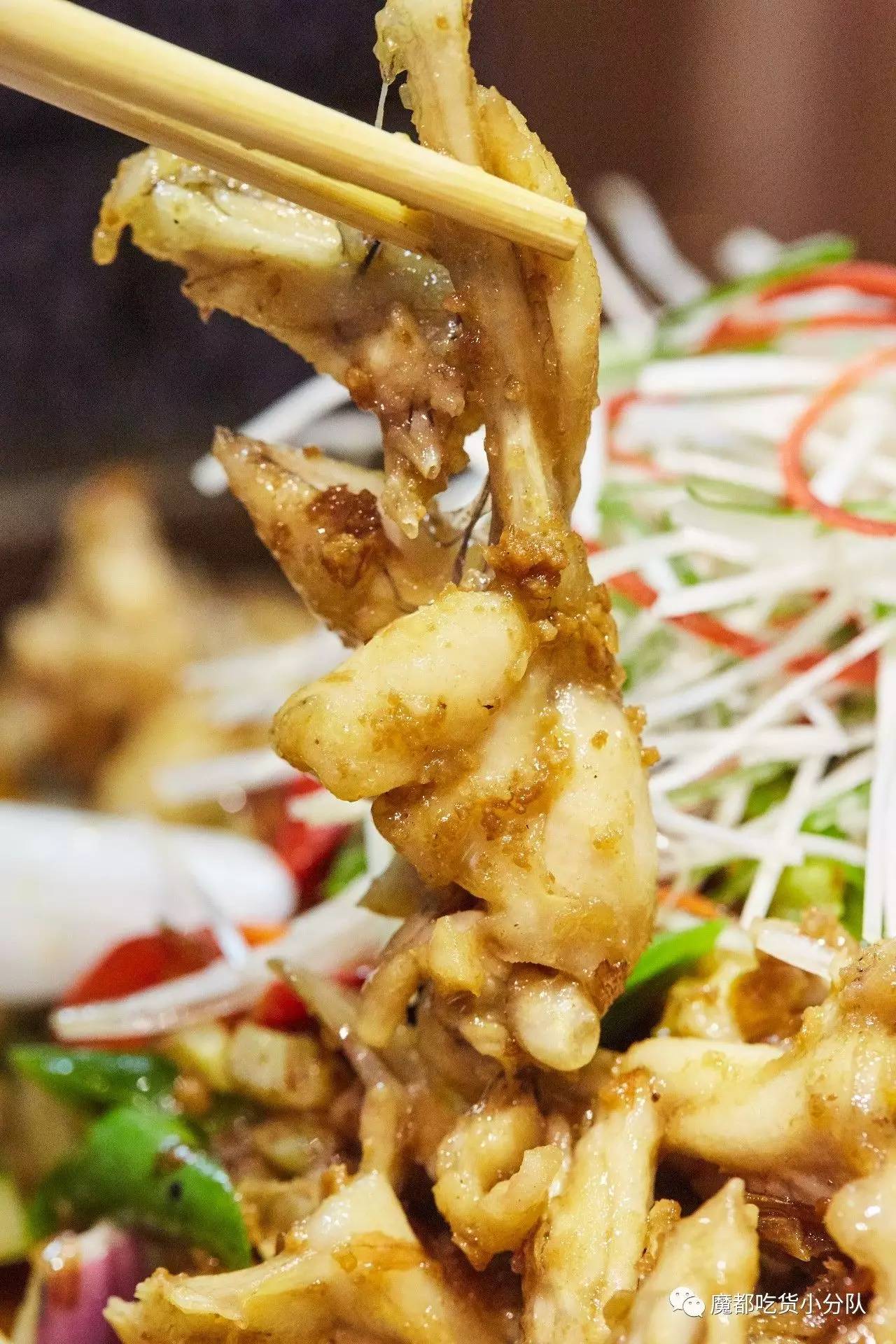 美蛙鱼头有多好吃,美蛙鱼头火锅怎么吃