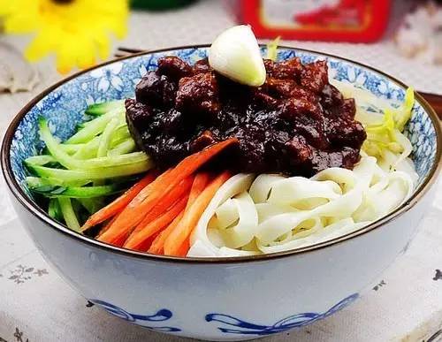 栖霞山丨夏至：翻空白鸟时时见，照水红蕖细细香