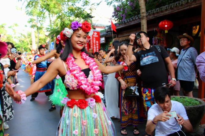 涓変簹澶╂动娴疯鏃呮父鏀荤暐,涓変簹澶╂动娴疯椋庢櫙瑙嗛