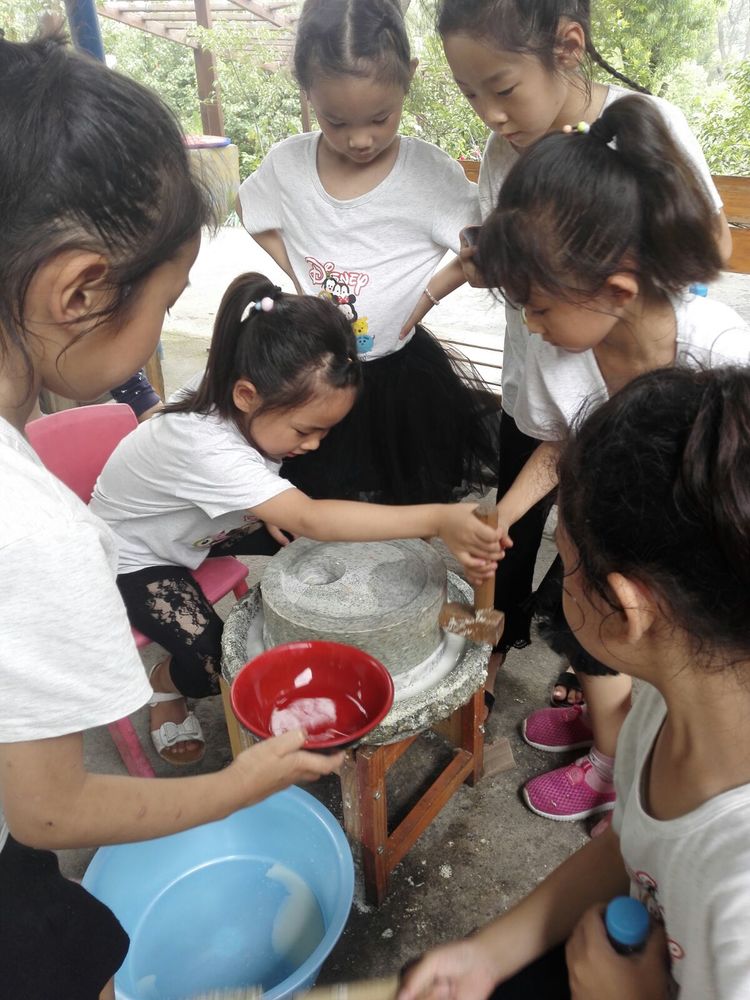 幼儿园毕业班夏令营活动,幼儿园大班毕业夏令营走进小学