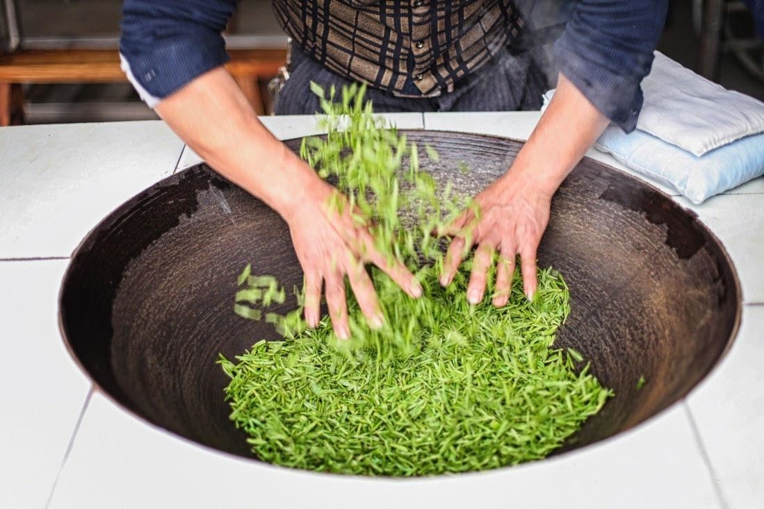 什么是茶叶的杀青揉捻,什么是茶叶的杀青