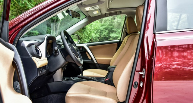 丰田RAV4荣放16款2.0LCVT舒适版，个性足实用性强！