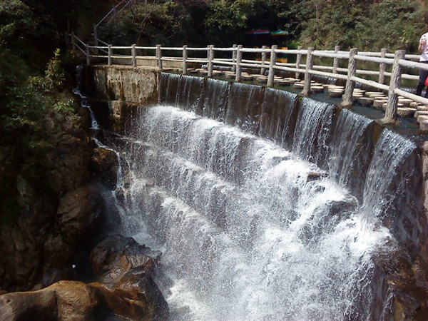 鲁山画眉谷附近哪里有好玩的地方,鲁山画眉谷景区免费的景点