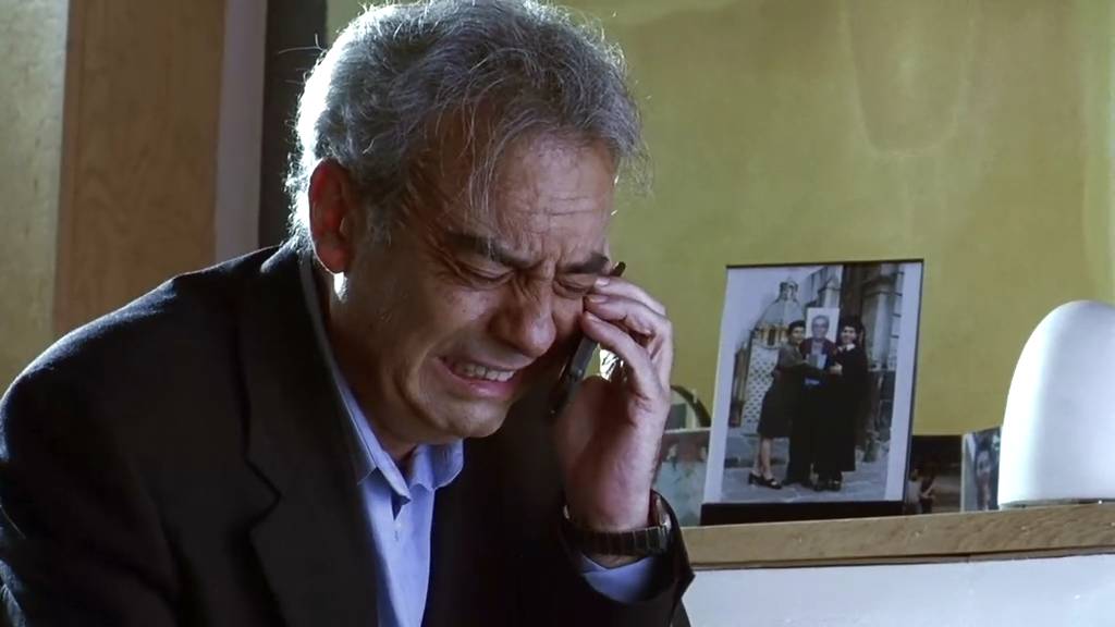 这片，港版叫《狗男女的爱》，豆瓣8.2，拍的确实“牛”！