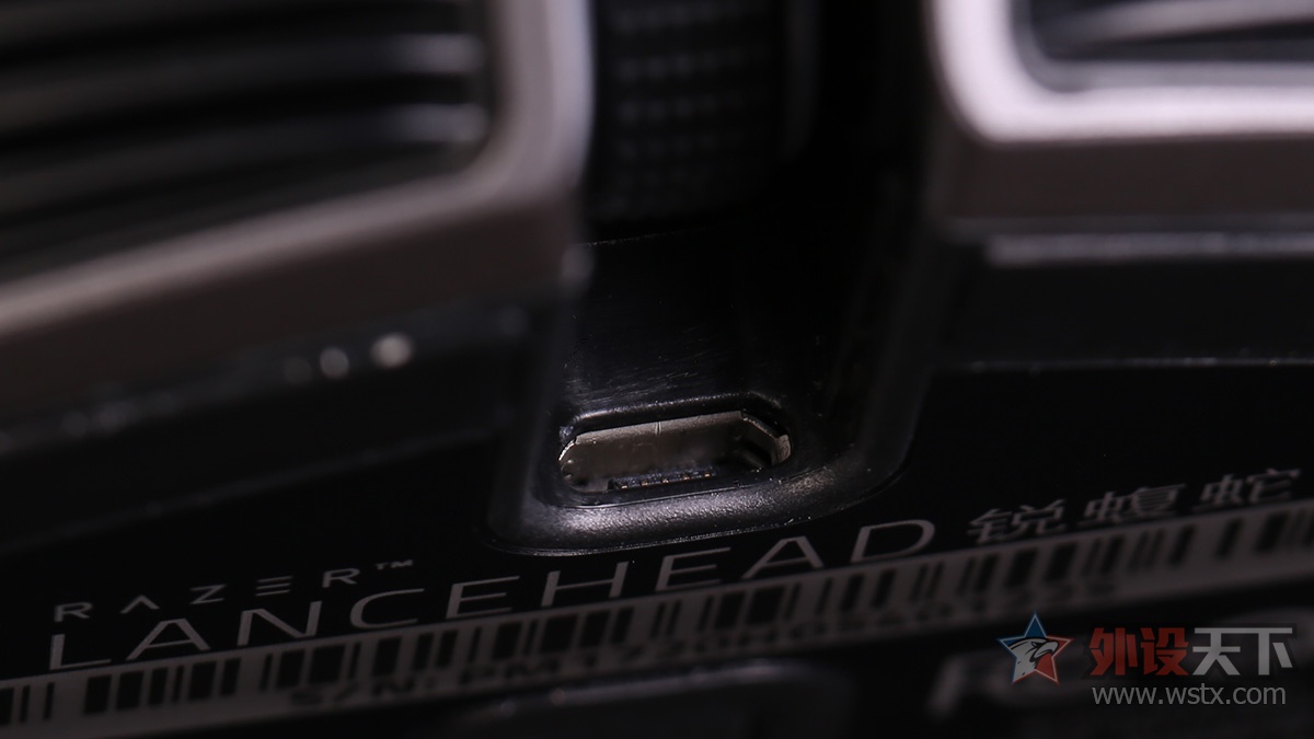 雷蛇锐蝮蛇鼠标xy轴玩cf,雷蛇锐蝮蛇是激光鼠标吗