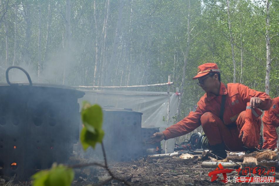 兵哥婚礼感人瞬间,感动的军人的婚礼视频