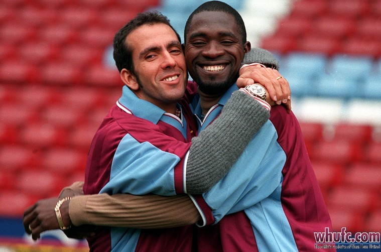 十四年前，生命定格28岁，他在喀麦隆被尊以国葬