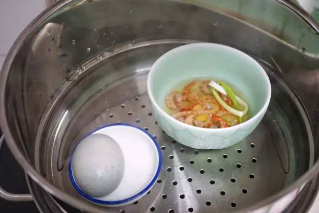 美味可口的皮蛋豆腐凉拌小贴士,又到夏天了各种小吃