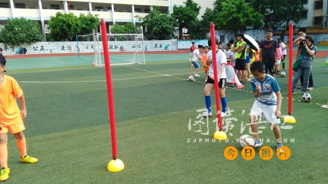 儿童青少年足球嘉年华,亲子足球嘉年华嗨翻全场