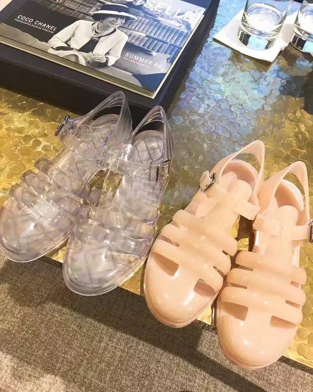 土气的塑料凉鞋,四季塑料凉鞋