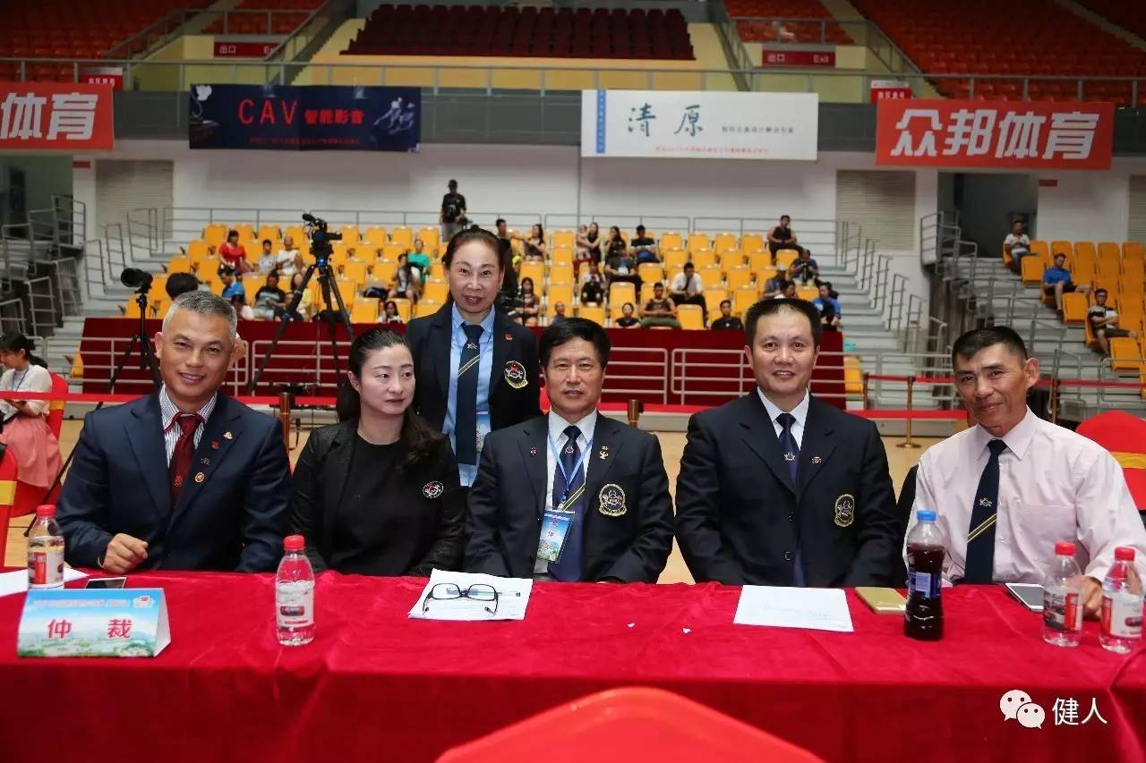 黄石圆满颁奖,黄石锦标赛颁奖