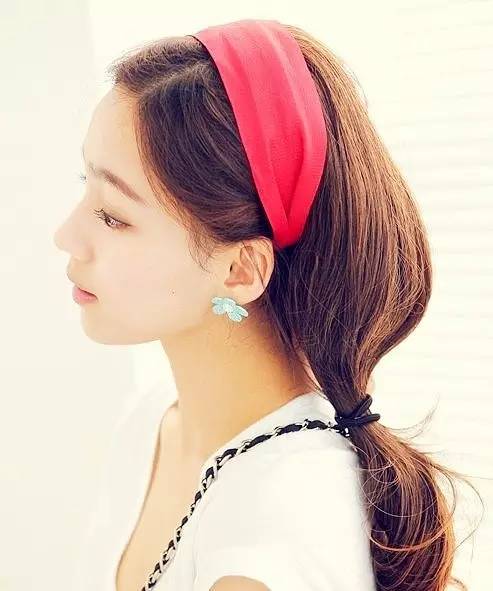 碎发太多怎么扎好看,碎发太多怎么办扎完炸毛