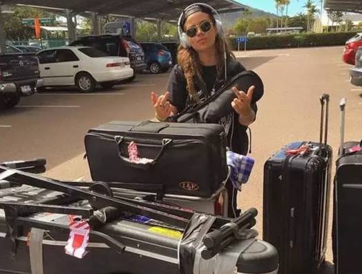 中国女生回国，价值9万的行李托运后不翼而飞！只因她登机前忘了……