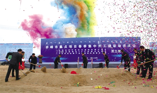 拉满弓绷紧弦铆足劲,拉满弓绷满弦开门红