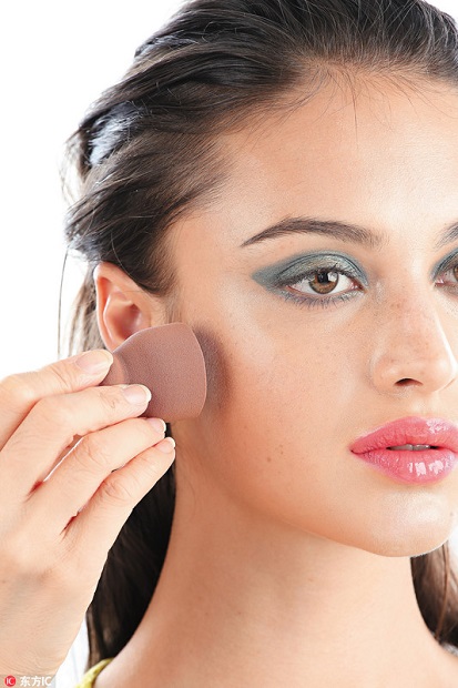 底妆零毛孔不是梦，刘雯教你万能气垫*法大**