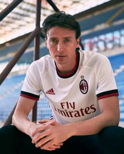 ac米兰22-23赛季客场球衣,实况足球2013ac米兰球衣