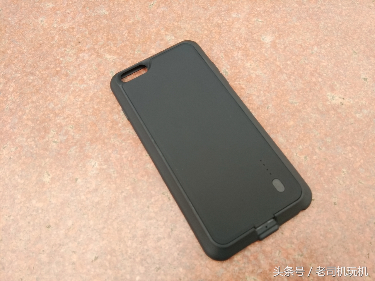 图拉斯充电宝对比苹果外接电池,苹果图拉斯磁吸充电宝真实测评