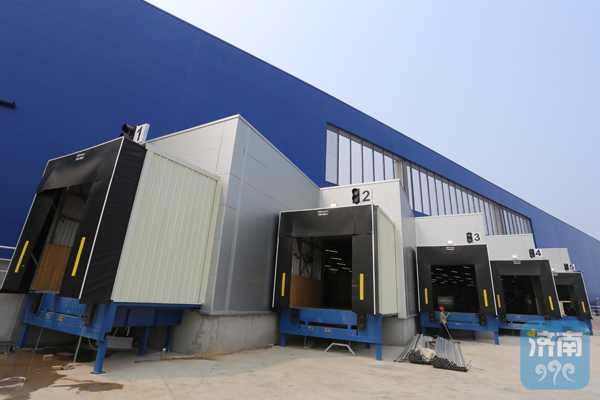 济南宜家“蓝盒子”露出全貌