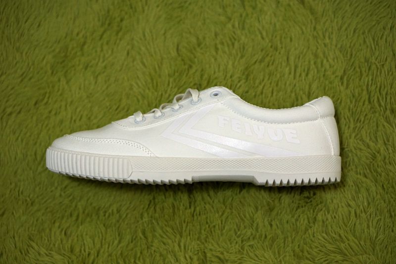 飞跃帆布鞋哪些值得入手,muji小白鞋和飞跃小白鞋哪个好