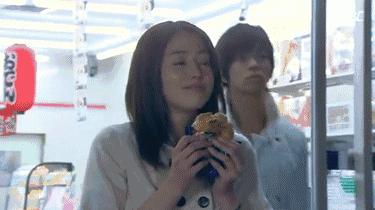 要不是腰软,怎么能把腿的劈这么开?