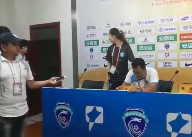 保定容大董事长哭成泪人视频,保定容大董事长回应欠薪