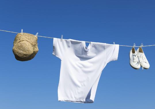 怎么才能让衣服上的笔油擦掉,如何去掉衣服上墨水痕