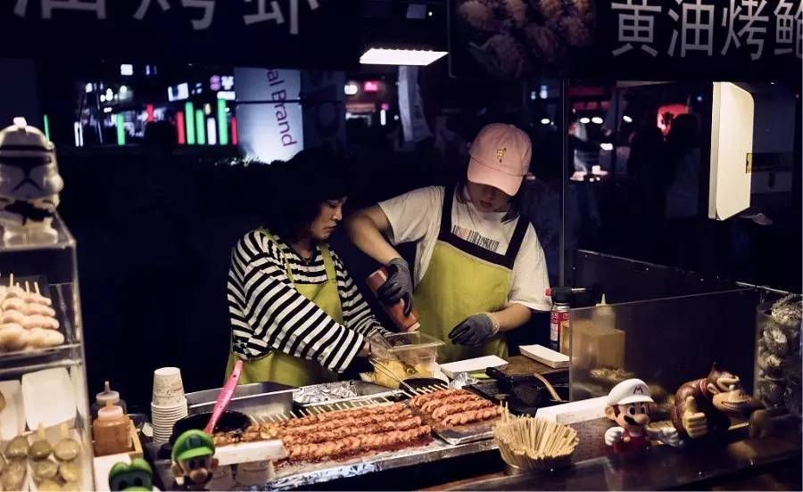 夜市烟火气息的背景音乐,夜市充满烟火气息的文案