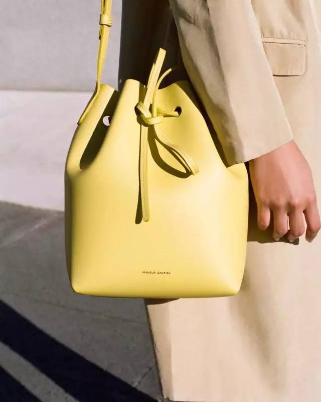 2018最火的4双鞋穿上时髦一整年,全网最火的十双鞋