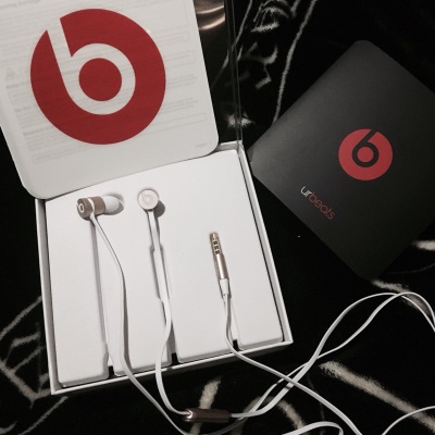 面条耳机的颜值与才华能否兼得