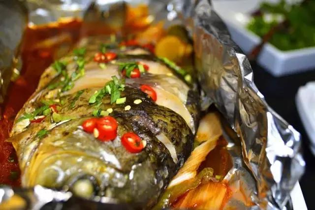 大连黑帮大哥招小弟，烤串江湖够狠你就来