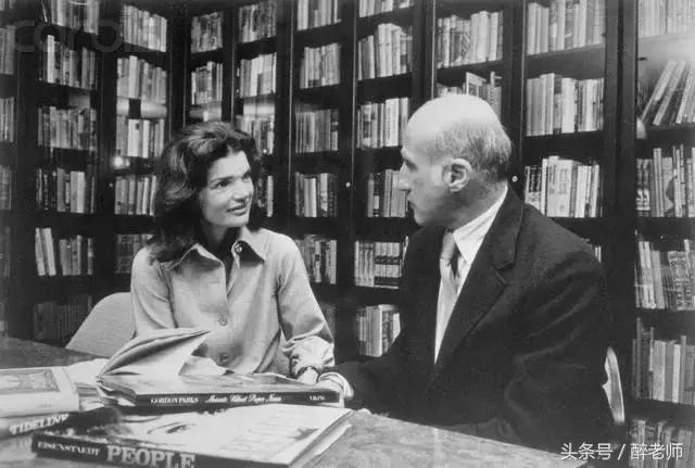 杰奎琳穿着带血的衣服,杰奎琳的眼泪音频