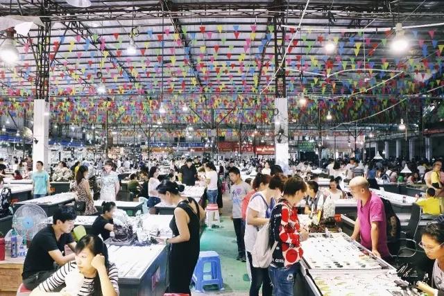 戴了三年玉镯子碎了是什么征兆,戴了3年的玉镯掉地上碎了