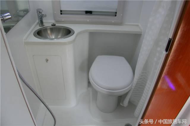 飞神双拓展自动挡c型房车蓝牌,大通房车c型房车价目表