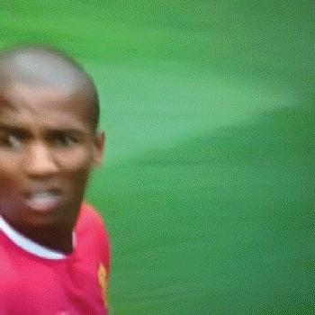 足球场上的奇葩操作,足球上的奇葩场面