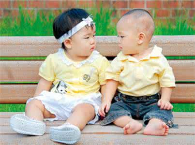 宝宝淹脖子的最佳治疗方法,宝宝淹脖子擦红霉素软膏还是眼膏