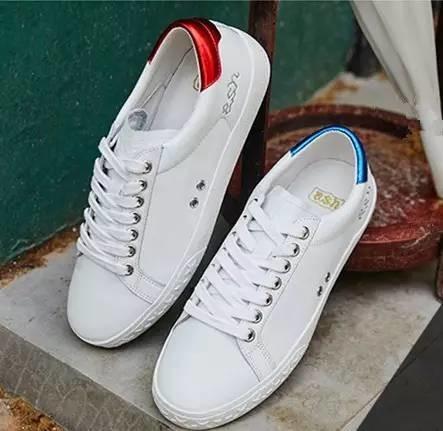 杨幂的最近穿的运动鞋,杨幂穿的薄荷绿运动鞋