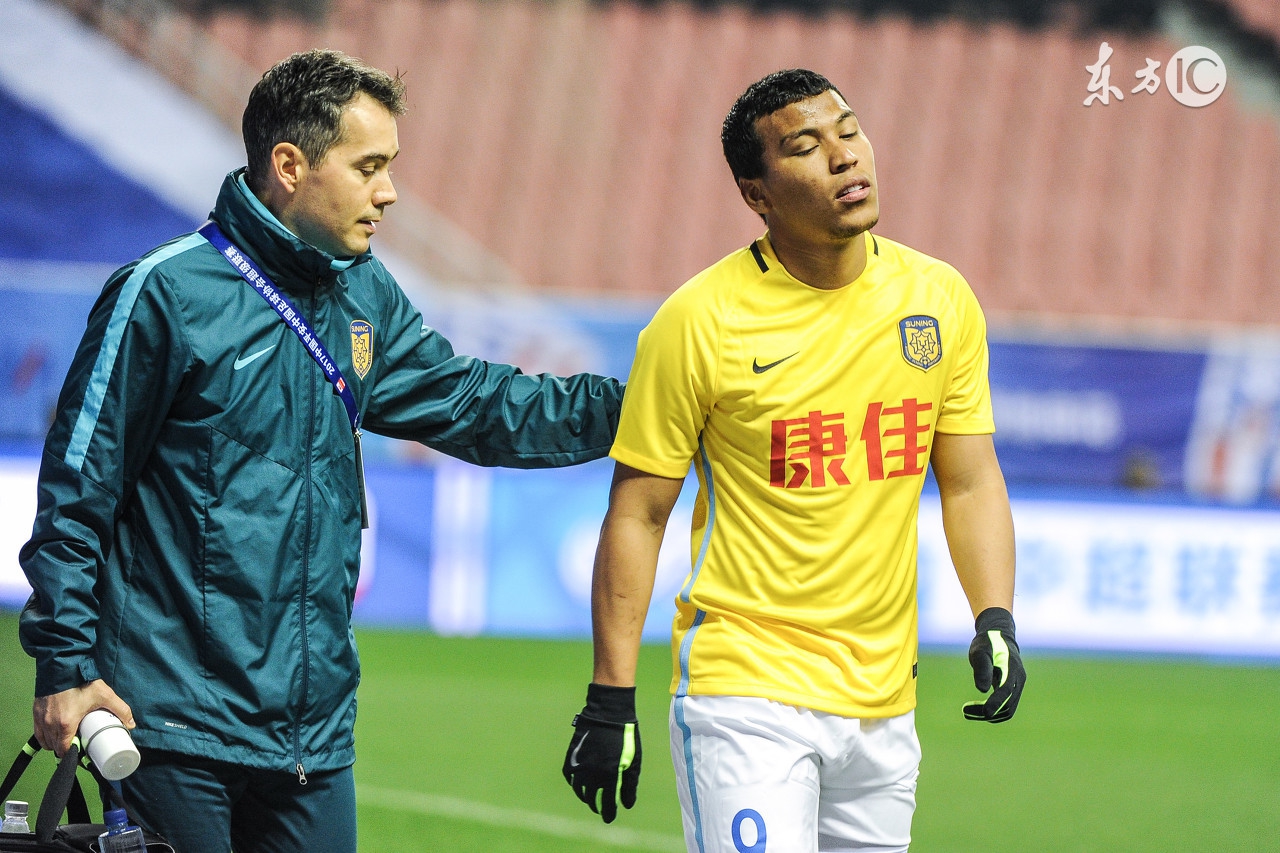 温格范佩西握手,温格高波加查世纪握手